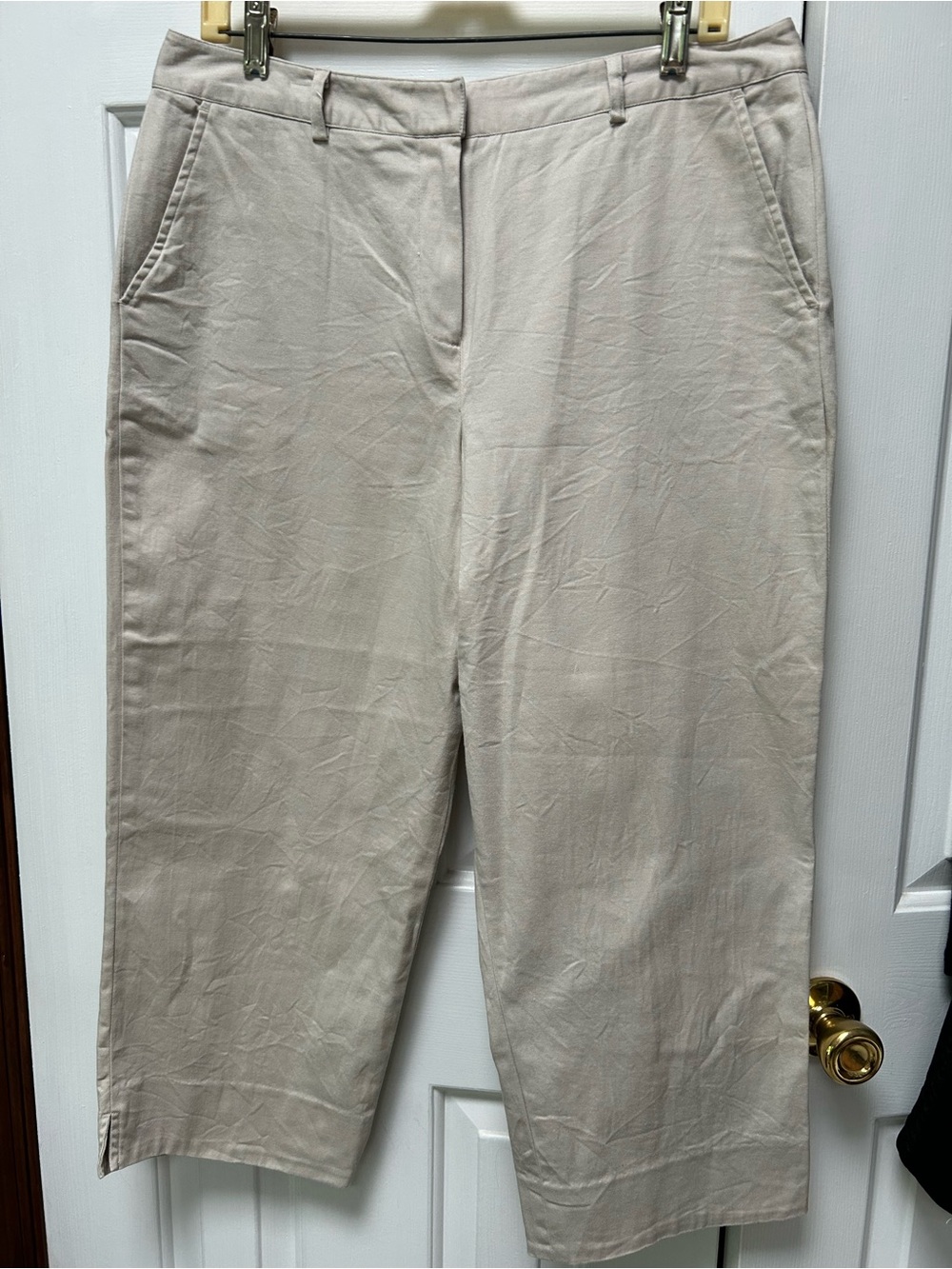 BRIGGS of NewYork Light Beige Cropped Trouser Pants, Sz 14. Almost all cotton.